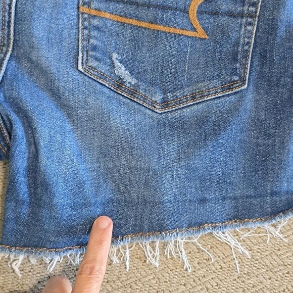 American Eagle Hi Rise Shortie Super Stretch Distressed Jean Shorts - Size 10 - Picture 12 of 12